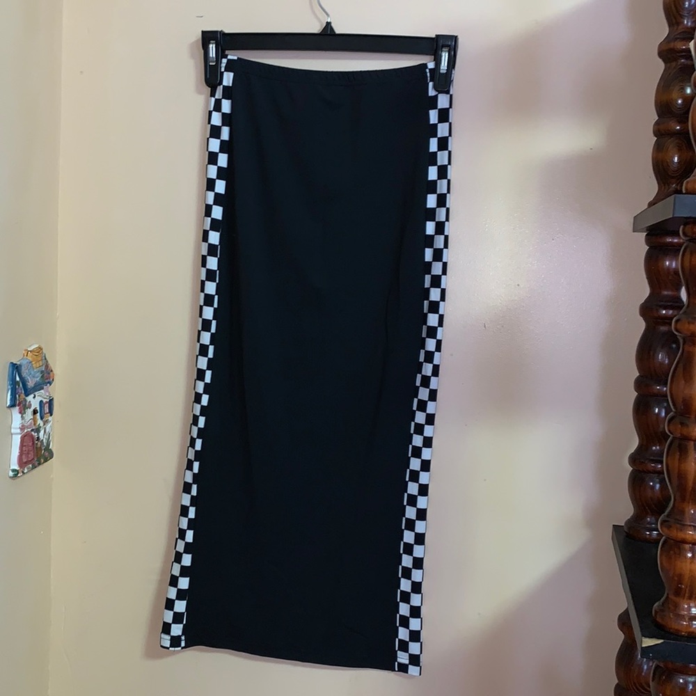 Cute checkered side black pencil skirt